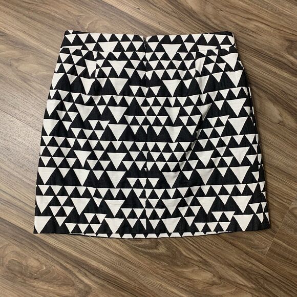 J. Crew Size 2 Skirt Geometric Triangle Jacquard Printed Short Pencil Women's - Picture 9 of 10